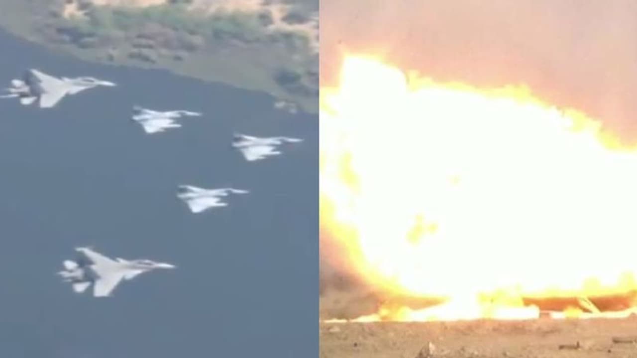 एयरस्ट्राइक की दूसरी बरसी : IAF ने फिर दिखाई ताकत, ग्वालियर से उड़ान भर मिराज सुखोई ने 615 किमी दूर तबाह एयरस्ट्राइक की दूसरी बरसी : IAF ने फिर दिखाई ताकत, ग्वालियर से उड़ान भर मिराज सुखोई ने 615 किमी दूर तबाह