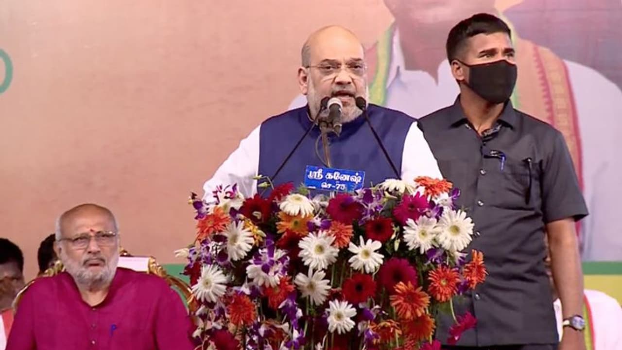 తమిళనాడు: ఆ మూడు ఫ్యామిలీలను 2జీ , 3జీ, 4జీలతో పోల్చిన అమిత్ షా తమిళనాడు: ఆ మూడు ఫ్యామిలీలను 2జీ , 3జీ, 4జీలతో పోల్చిన అమిత్ షా