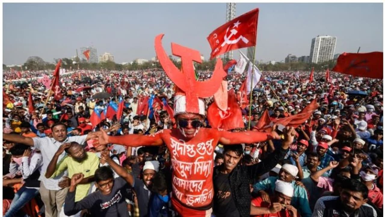 കൊല്ക്കത്ത ജനസാഗരം; സിപിഎമ്മും കോണ്ഗ്രസും കൈകോര്ത്ത് കൂറ്റന് റാലി കൊല്ക്കത്ത ജനസാഗരം; സിപിഎമ്മും കോണ്ഗ്രസും കൈകോര്ത്ത് കൂറ്റന് റാലി