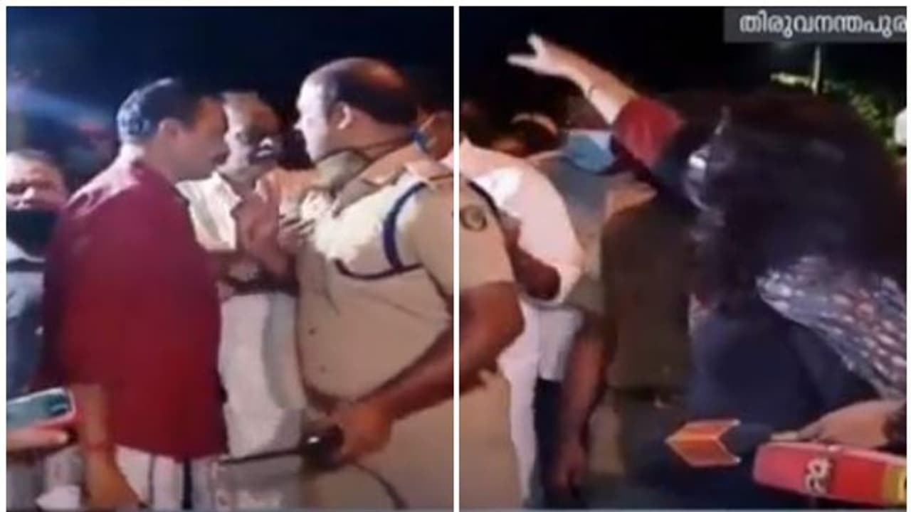 സെക്രട്ടറിയേറ്റിന് മുന്നിലെ ഫ്ലക്സുകൾ നീക്കുന്നു, യൂണി. കോളേജിന് മുന്നിലെ ഫ്ലക്സ് നീക്കുന്നതിനിടെ തർക്കം സെക്രട്ടറിയേറ്റിന് മുന്നിലെ ഫ്ലക്സുകൾ നീക്കുന്നു, യൂണി. കോളേജിന് മുന്നിലെ ഫ്ലക്സ് നീക്കുന്നതിനിടെ തർക്കം