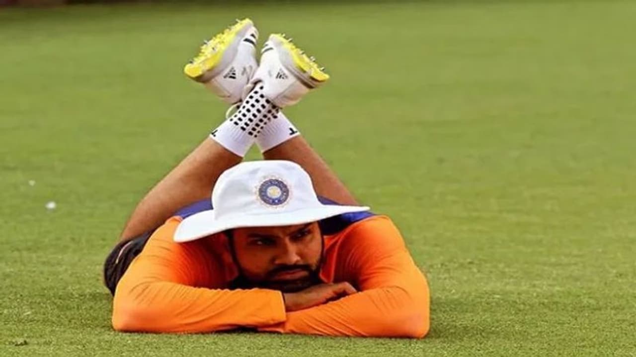 రోహిత్ శర్మ ఫోటో.. ట్రోల్ చేసిన భార్య..! రోహిత్ శర్మ ఫోటో.. ట్రోల్ చేసిన భార్య..!