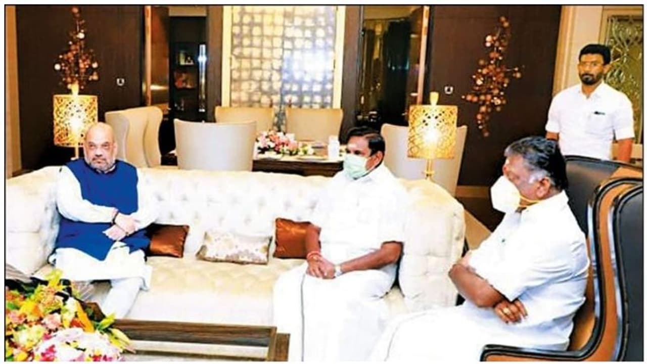 அதிமுக கூட்டணியில் பாஜகவுக்கு இத்தனை சீட்டுக்கள் தானா..? தொகுதி ஒதுக்கீட்டில் திணறல்..! அதிமுக கூட்டணியில் பாஜகவுக்கு இத்தனை சீட்டுக்கள் தானா..? தொகுதி ஒதுக்கீட்டில் திணறல்..!