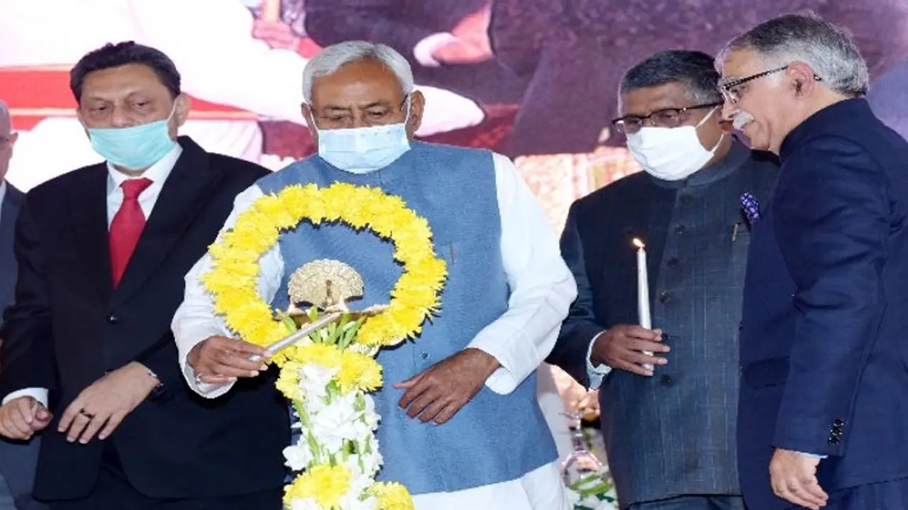 CM Nitish ने अपने जन्मदिन पर बिहार की जनता को दिया बड़ा तोहफा, नहीं देना होगा कोरोना वैक्सीन का पैसा CM Nitish ने अपने जन्मदिन पर बिहार की जनता को दिया बड़ा तोहफा, नहीं देना होगा कोरोना वैक्सीन का पैसा