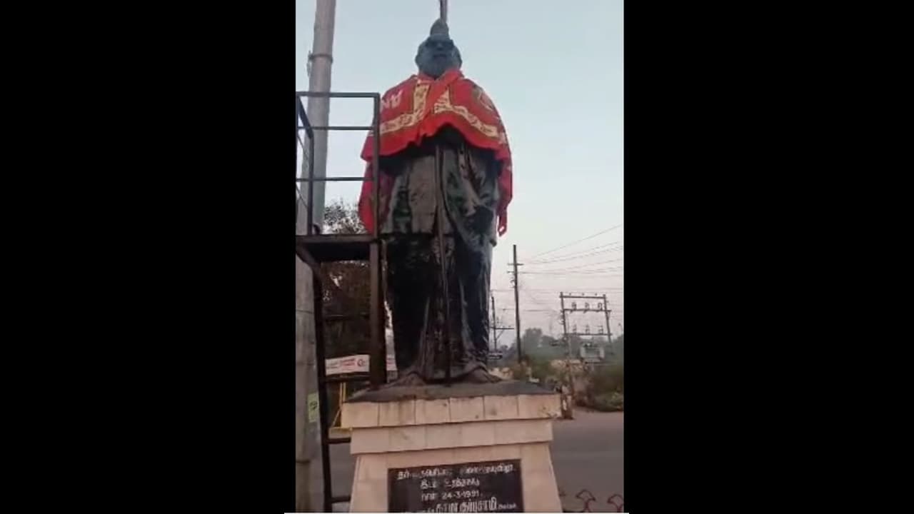 பெரியார் சிலைக்கு காவித்துண்டு.. வட்டியும் முதலுமாகக் கொடுப்போம்.. கோபத்தில் கண்கள் சிவக்கும் கி.வீரமணி. பெரியார் சிலைக்கு காவித்துண்டு.. வட்டியும் முதலுமாகக் கொடுப்போம்.. கோபத்தில் கண்கள் சிவக்கும் கி.வீரமணி.