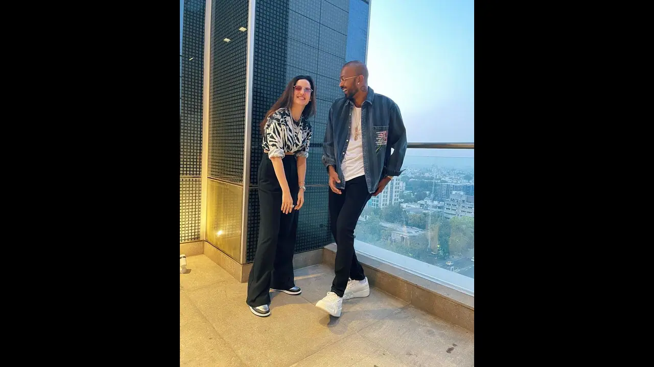 Hardik Pandya sweats it out in the sun while Natasa Stankovic goes uniquely white (See pictures) Hardik Pandya sweats it out in the sun while Natasa Stankovic goes uniquely white (See pictures)