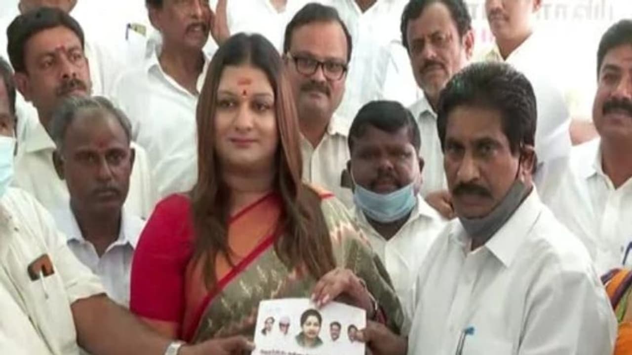 ஸ்டாலினை குறிவைத்த அப்சரா ரெட்டி.. அதிமுக சார்பில் கொளத்தூரில் களமிறங்க விருப்பமனு..