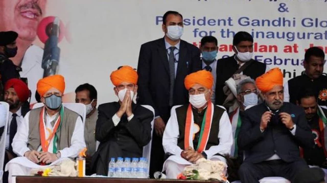 बंगाल में वामदलों के साथ गठबंधन पर G 23 नेता ने उठाए सवाल, कहा यह कांग्रेस की मूल विचारधारा के खिलाफ बंगाल में वामदलों के साथ गठबंधन पर G 23 नेता ने उठाए सवाल, कहा यह कांग्रेस की मूल विचारधारा के खिलाफ