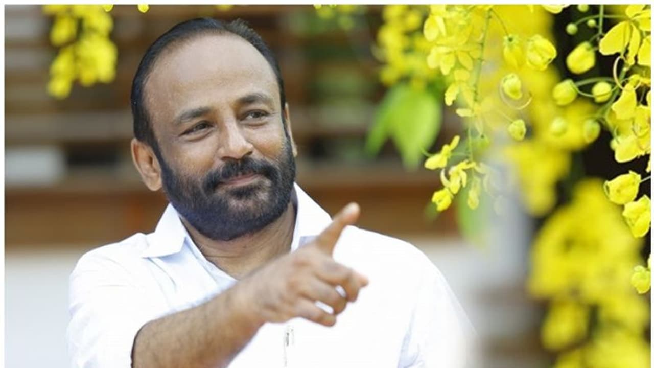 പാലക്കാട്ട് കോൺ​ഗ്രസിൽ പൊട്ടിത്തെറി; ഷാഫി പറമ്പിലിനെതിരെ മത്സരിക്കാൻ മുൻ ഡിസിസി അധ്യക്ഷൻ