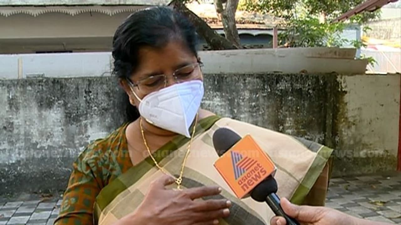 ഫയൽ പരിശോധിക്കുന്നതിൽ എന്താണ് തെറ്റ്? മത്സ്യബന്ധന വിവാദത്തിൽ ചെന്നിത്തലയെ വെല്ലുവിളിച്ച് മേഴ്സിക്കുട്ടിയമ്മ ഫയൽ പരിശോധിക്കുന്നതിൽ എന്താണ് തെറ്റ്? മത്സ്യബന്ധന വിവാദത്തിൽ ചെന്നിത്തലയെ വെല്ലുവിളിച്ച് മേഴ്സിക്കുട്ടിയമ്മ