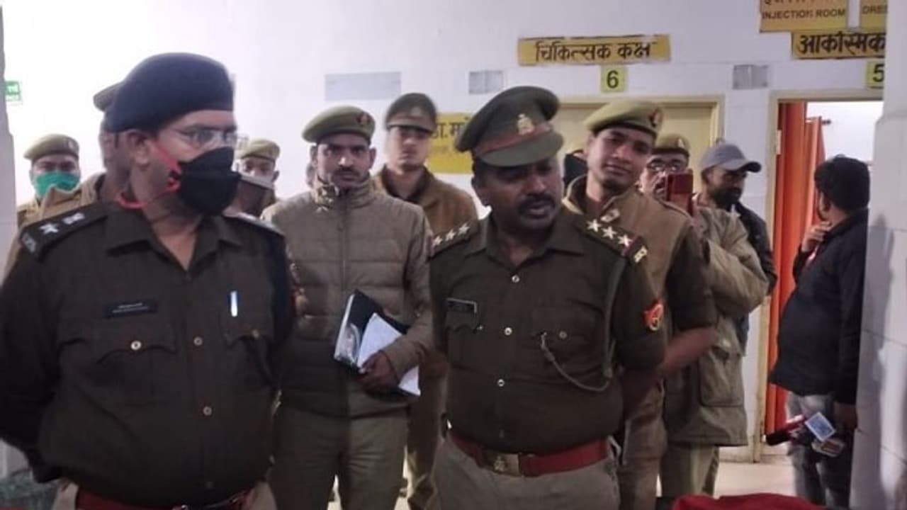 ट्रक पलटने से 3 बच्चे सहित 6 मजदूरों की मौत, 8 की हालत नाजुक, आलू खोदने जा रहे थे सभी ट्रक पलटने से 3 बच्चे सहित 6 मजदूरों की मौत, 8 की हालत नाजुक, आलू खोदने जा रहे थे सभी