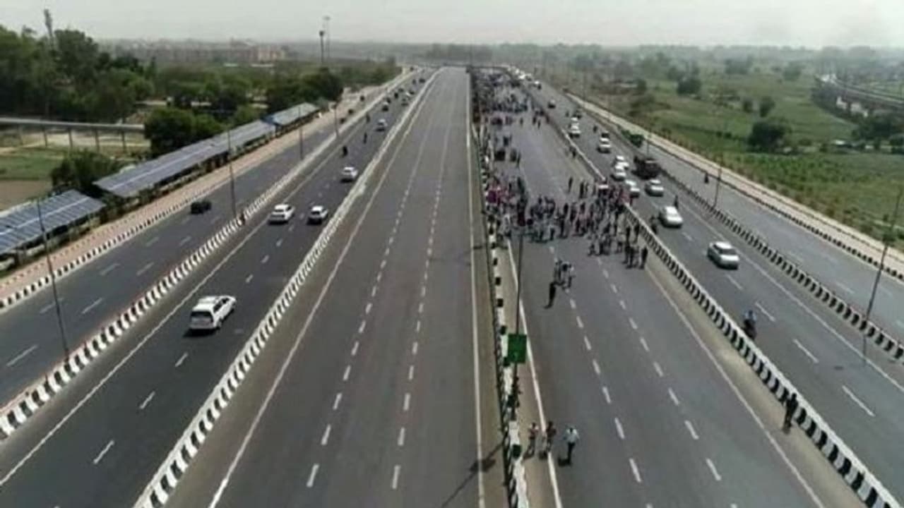 'ഇക്കാര്യം ശ്രദ്ധിച്ചാൽ ദേശീയപാത അതോറിറ്റിക്ക് കിലോമീറ്ററിൽ 15 കോടി ലാഭിക്കാം'; വിദഗ്ധോപദേശവുമായി എൻപിജി 'ഇക്കാര്യം ശ്രദ്ധിച്ചാൽ ദേശീയപാത അതോറിറ്റിക്ക് കിലോമീറ്ററിൽ 15 കോടി ലാഭിക്കാം'; വിദഗ്ധോപദേശവുമായി എൻപിജി