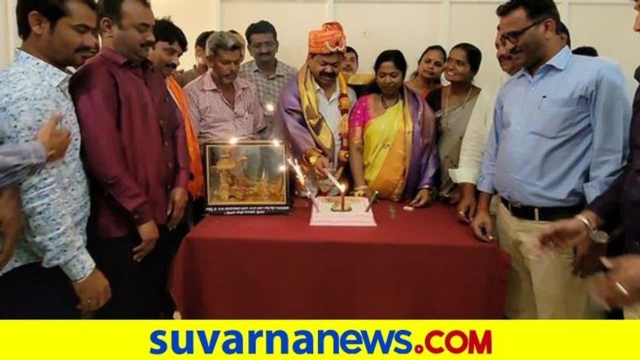 ಶಾಸಕ ರೇಣುಕಾಚಾರ್ಯ ದಂಪತಿಗೆ ಕ್ಷೀರಾಭಿಷೇಕ