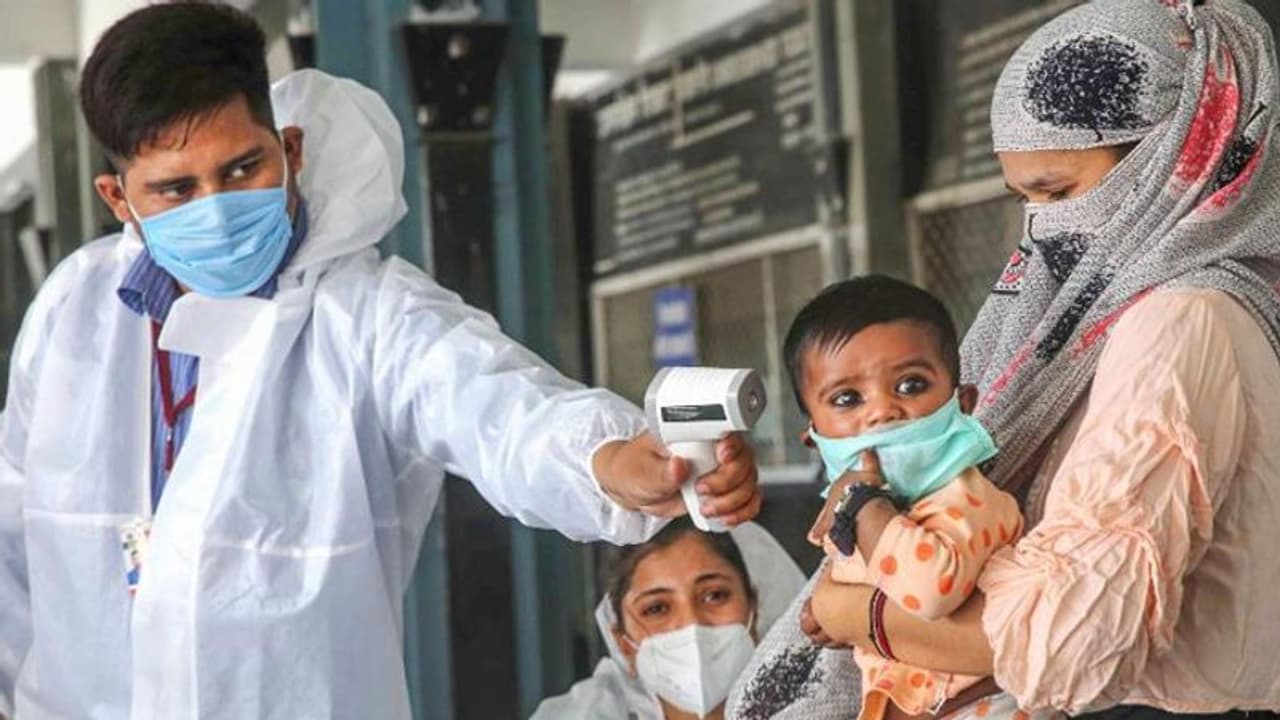 ఏపీలో పెరుగుతున్న కరోనా కేసులు: మొత్తం 8,94,044కి చేరిక