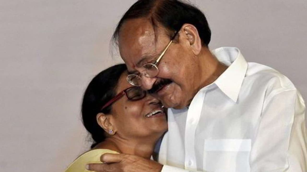 భార్యకు వెంకయ్య బర్త్ డే విషెస్.. ‘‘ అర్ధాంగి లక్ష్మీ ఉషమ్మకు ’’ అంటూ భావోద్వేగం
