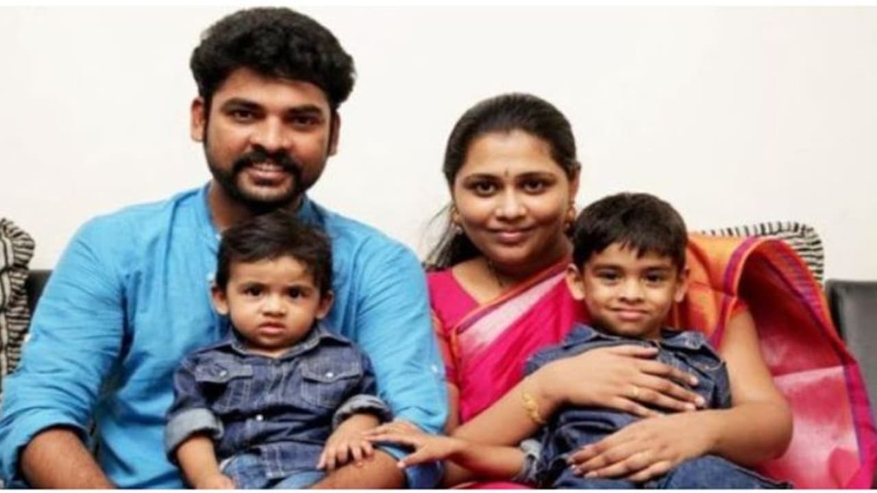 மனைவியை தேர்தல் களத்தில் இறக்கிவிட்ட நடிகர்... சீட்டு கேட்டு உதயநிதியுடன் சந்திப்பு..! மனைவியை தேர்தல் களத்தில் இறக்கிவிட்ட நடிகர்... சீட்டு கேட்டு உதயநிதியுடன் சந்திப்பு..!