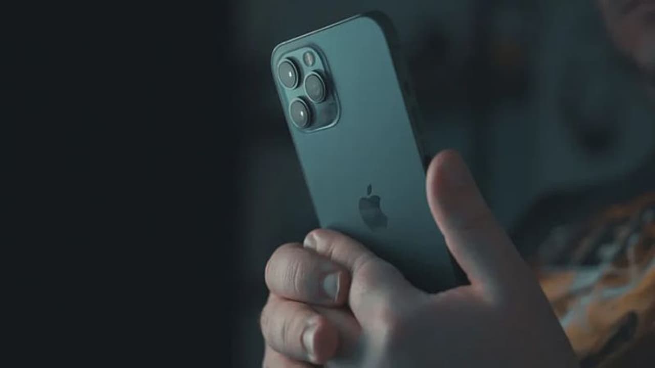 IPhone 12 Pro : ഐഫോണ്‍ 12 പ്രോ 25,000 രൂപ ഡിസ്‌ക്കൗണ്ടില്‍; വാങ്ങുന്നെങ്കില്‍ ഇപ്പോ വാങ്ങണം, ഓഫര്‍ ഇങ്ങനെ