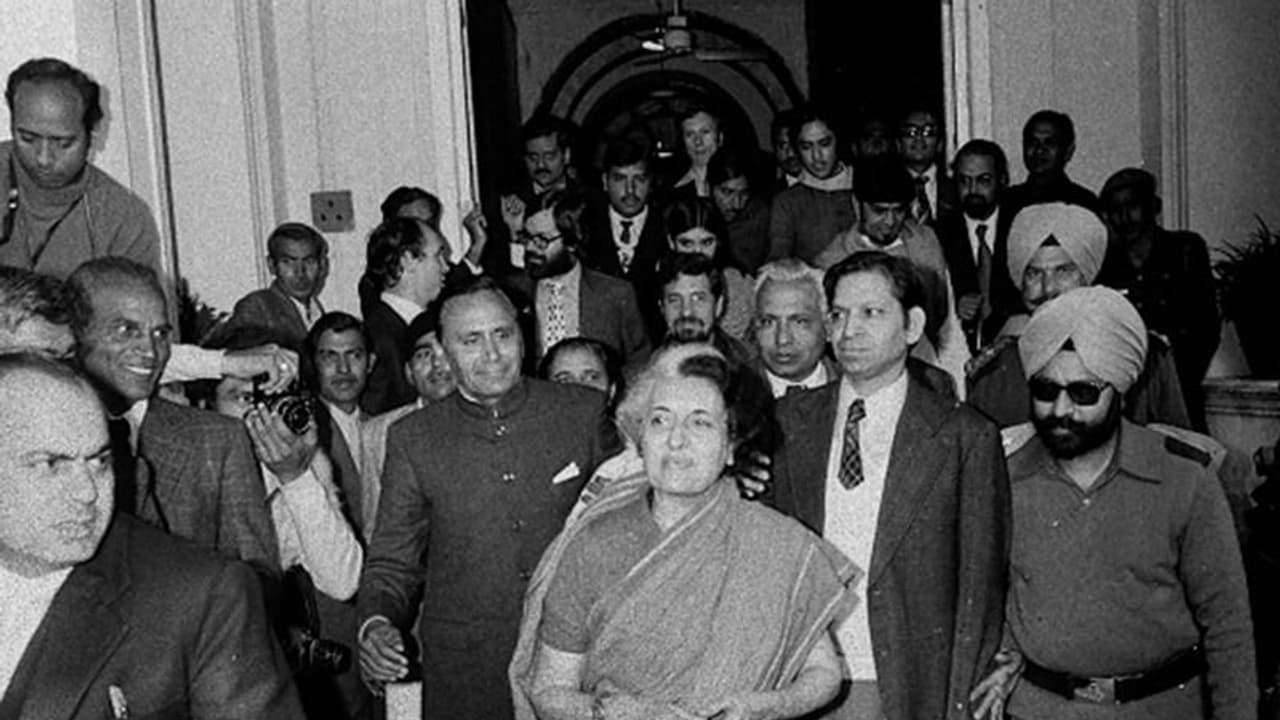 ಇಂದು ತುರ್ತುಸ್ಥಿತಿ ಹೇರಿಕೆಯ ದಿನ, ನಿಜವಾದ ಸರ್ವಾಧಿಕಾರ ಹೇಗಿರುತ್ತೆ ಗೊತ್ತಾ! ಇಂದು ತುರ್ತುಸ್ಥಿತಿ ಹೇರಿಕೆಯ ದಿನ, ನಿಜವಾದ ಸರ್ವಾಧಿಕಾರ ಹೇಗಿರುತ್ತೆ ಗೊತ್ತಾ!