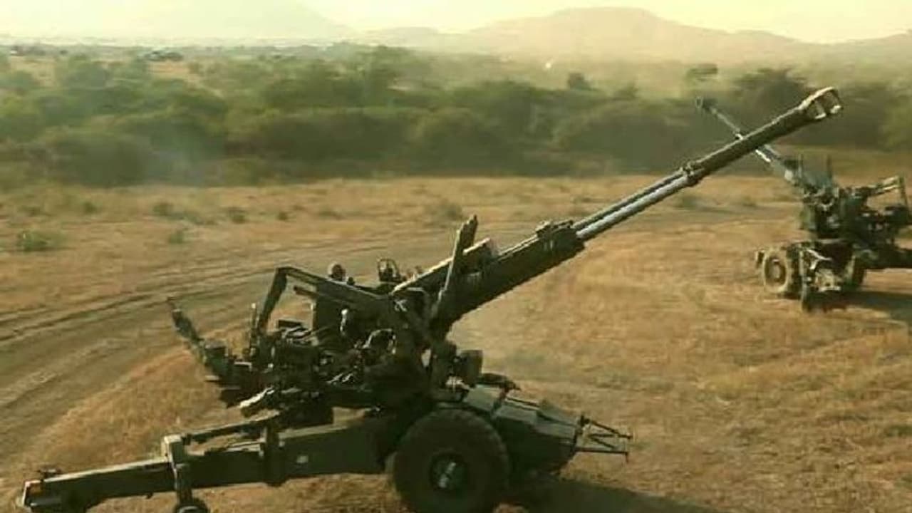 भारत पाकिस्तान सीमा पर बड़ा हादसा: तोप से निकलते ही गोला फटा, दूर जा फिके जवान..एक हुआ शहीद और 3 घायल भारत पाकिस्तान सीमा पर बड़ा हादसा: तोप से निकलते ही गोला फटा, दूर जा फिके जवान..एक हुआ शहीद और 3 घायल