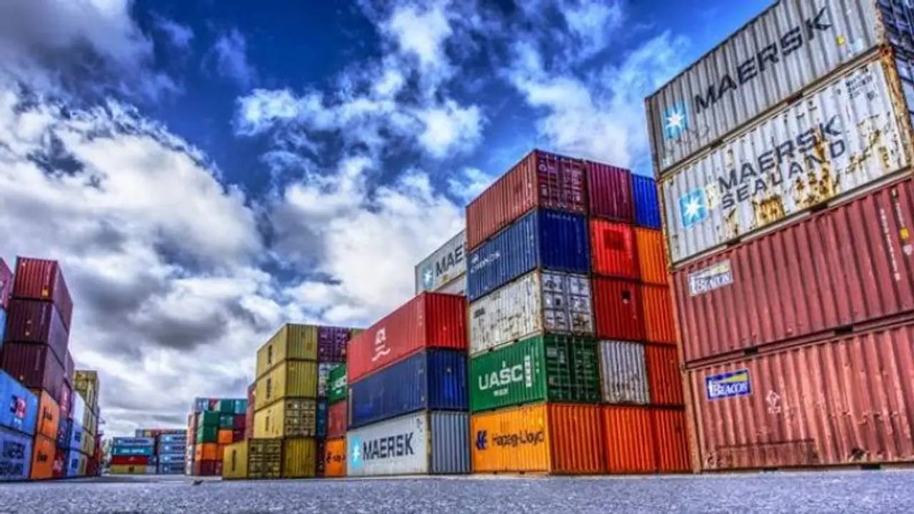 Trade deficit: பிப்ரவரியில் ஏற்றுமதி உயர்வுதான்; அதுக்காக...வர்த்தகப் பற்றாக்குறை இப்படி அதிகரிக்கலாமா? Trade deficit: பிப்ரவரியில் ஏற்றுமதி உயர்வுதான்; அதுக்காக...வர்த்தகப் பற்றாக்குறை இப்படி அதிகரிக்கலாமா?