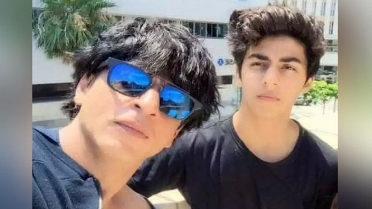 Bollywood Drug Nexus আরও অনেক বলিউডি সেলেবের উপর নজর NCB'র, নাম উঠে এসেছে করণ জোহরেরও Bollywood Drug Nexus আরও অনেক বলিউডি সেলেবের উপর নজর NCB'র, নাম উঠে এসেছে করণ জোহরেরও