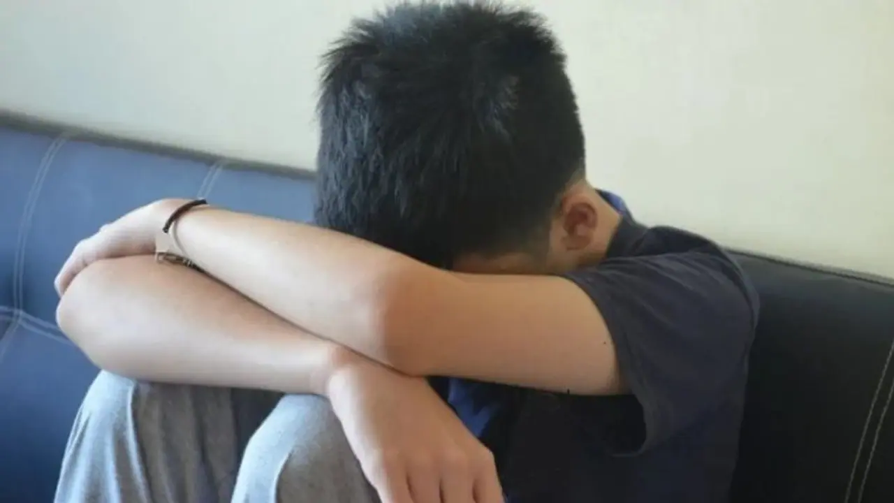 అమానుషం : దళిత యువకుడితో ఉమ్మి నాకించి, మూత్రం తాగమంటూ..