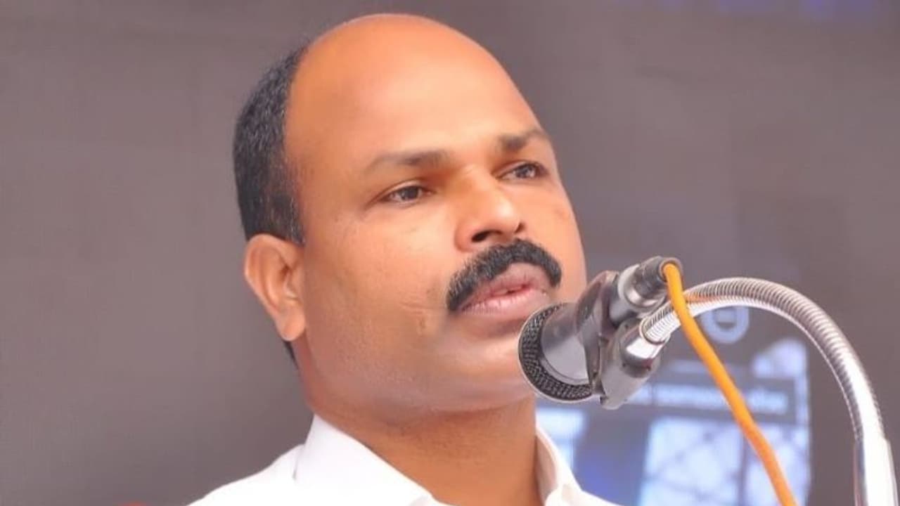 വയനാട്ടിൽ സിപിഎമ്മിലും രാജി; എകെഎസിന്റെ സംസ്ഥാന സെക്രട്ടറി പാർട്ടി വിട്ടു, കോൺഗ്രസിൽ ചേരും