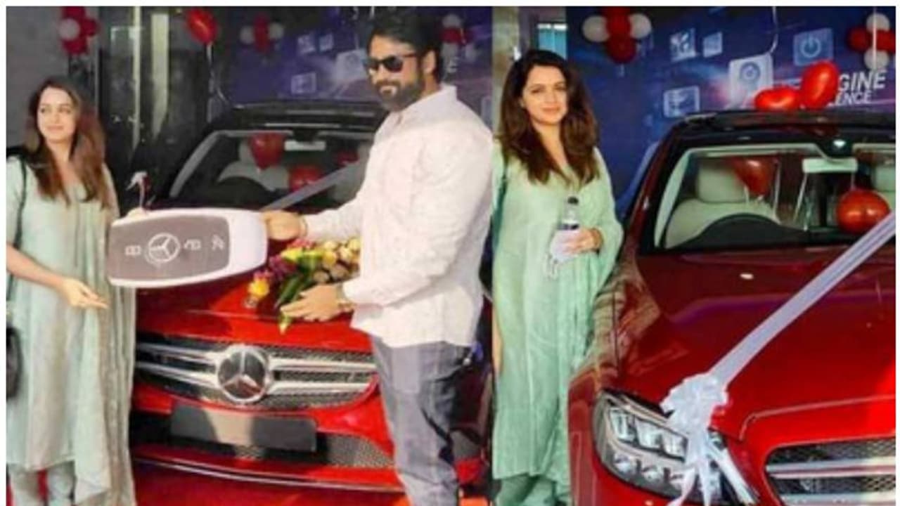 ആഢംബര വാഹനം സ്വന്തമാക്കി ഭാവന ആഢംബര വാഹനം സ്വന്തമാക്കി ഭാവന