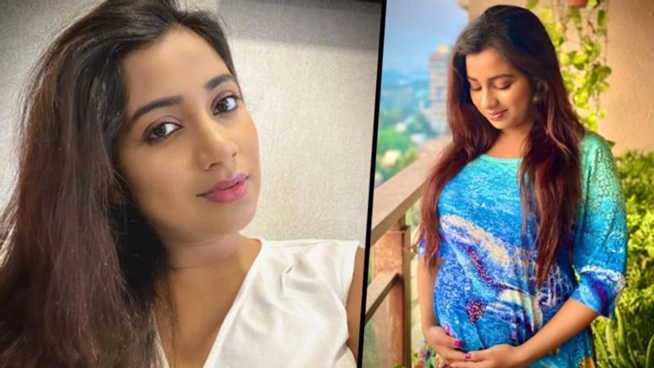 Shreya Ghoshal announces pregnancy, singer shares picture with baby bump Shreya Ghoshal announces pregnancy, singer shares picture with baby bump