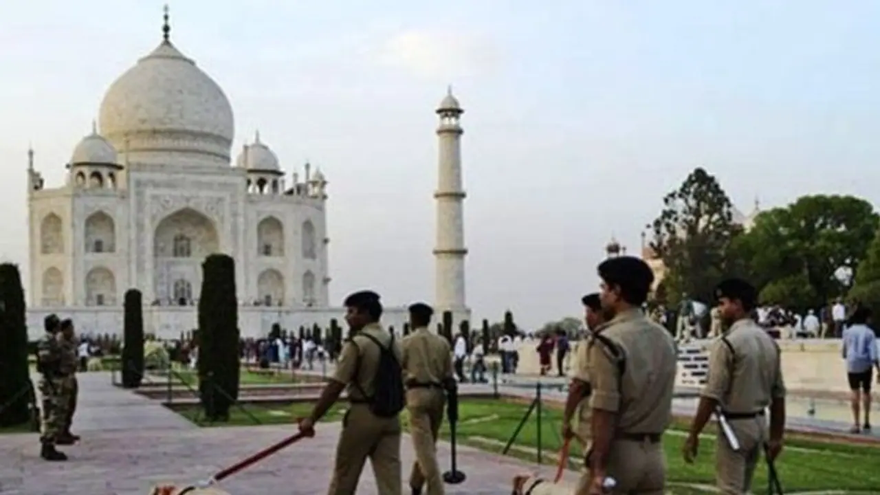 Bomb scare at Taj Mahal in Agra; over 1,000 tourists evacuated, search operation on
