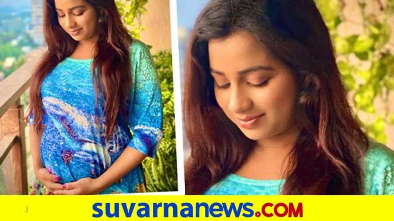 ಮರಿ ಕೋಗಿಲೆ ನಿರೀಕ್ಷೆಯಲ್ಲಿ ಗಾಯಕಿ ಶ್ರೇಯಾ ಘೋಷಾಲ್; ಗುಡ್ ನ್ಯೂಸ್ ವೈರಲ್! ಮರಿ ಕೋಗಿಲೆ ನಿರೀಕ್ಷೆಯಲ್ಲಿ ಗಾಯಕಿ ಶ್ರೇಯಾ ಘೋಷಾಲ್; ಗುಡ್ ನ್ಯೂಸ್ ವೈರಲ್!