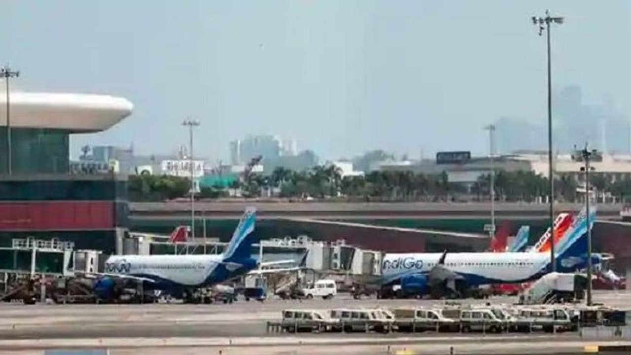 అదానీ గ్రూప్ చేతికి గంగవరం పోర్టు.. ఈక్విటీలో 31.5 వాటా.. డీల్ విలువ రూ.1,954 కోట్లు అదానీ గ్రూప్ చేతికి గంగవరం పోర్టు.. ఈక్విటీలో 31.5 వాటా.. డీల్ విలువ రూ.1,954 కోట్లు