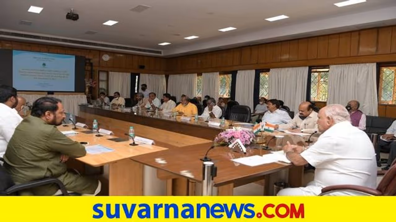 'ಈ ನಾಲ್ಕು ಮಂದಿ ಸಚಿವರು ತಕ್ಷಣ ರಾಜೀನಾಮೆ ನೀಡಲಿ' 'ಈ ನಾಲ್ಕು ಮಂದಿ ಸಚಿವರು ತಕ್ಷಣ ರಾಜೀನಾಮೆ ನೀಡಲಿ'