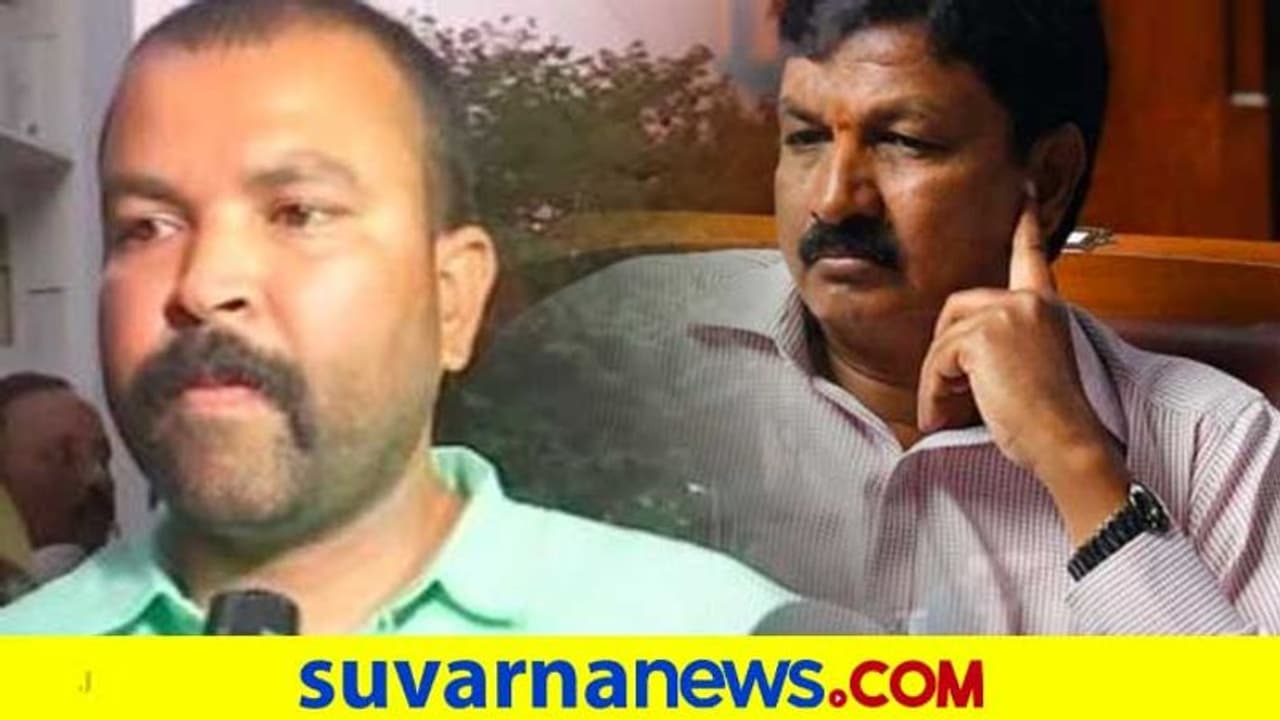 ರಾಸಲೀಲೆ ಸಿ.ಡಿ. ಕೇಸ್ನ : ಕಲ್ಲಹಳ್ಳಿ ಮತ್ತೊಮ್ಮೆ ಉಲ್ಟಾ ರಾಸಲೀಲೆ ಸಿ.ಡಿ. ಕೇಸ್ನ : ಕಲ್ಲಹಳ್ಳಿ ಮತ್ತೊಮ್ಮೆ ಉಲ್ಟಾ