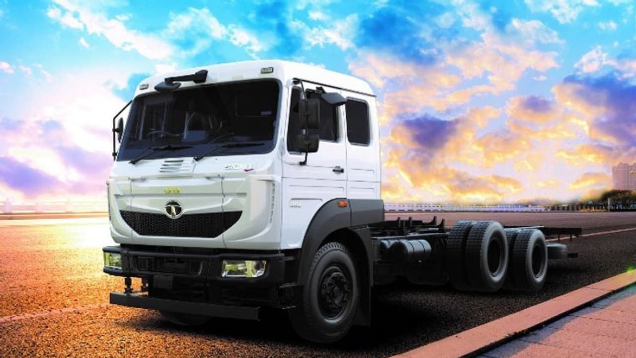 31 ടൺ ഭാരമുള്ള ഇന്ത്യയുടെ ആദ്യ 3 ആക്സിൽ 6x2 ട്രക്കുമായി ടാറ്റ 31 ടൺ ഭാരമുള്ള ഇന്ത്യയുടെ ആദ്യ 3 ആക്സിൽ 6x2 ട്രക്കുമായി ടാറ്റ