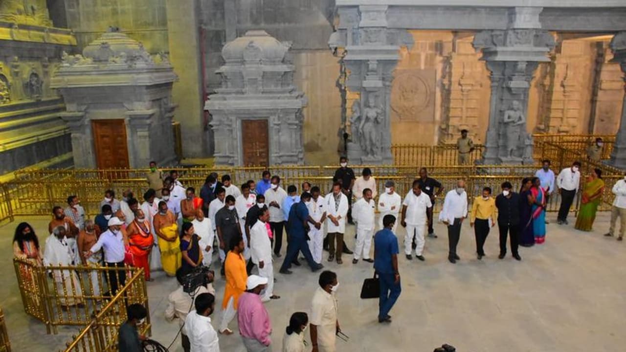 యాదాద్రి: రేపే మహా కుంభ సంప్రోక్షణ యాదాద్రి: రేపే మహా కుంభ సంప్రోక్షణ