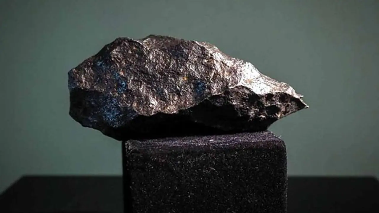 ಚಿನ್ನ ಎಂದು ಕಲ್ಲನ್ನು ಮನೆಯಲ್ಲಿಟ್ಟ ವ್ಯಕ್ತಿಗೆ ಜಾಕ್ಪಾಟ್, ವಿಜ್ಞಾನಿಗಳಿಂದ ರಹಸ್ಯ ಬಯಲು! ಚಿನ್ನ ಎಂದು ಕಲ್ಲನ್ನು ಮನೆಯಲ್ಲಿಟ್ಟ ವ್ಯಕ್ತಿಗೆ ಜಾಕ್ಪಾಟ್, ವಿಜ್ಞಾನಿಗಳಿಂದ ರಹಸ್ಯ ಬಯಲು!