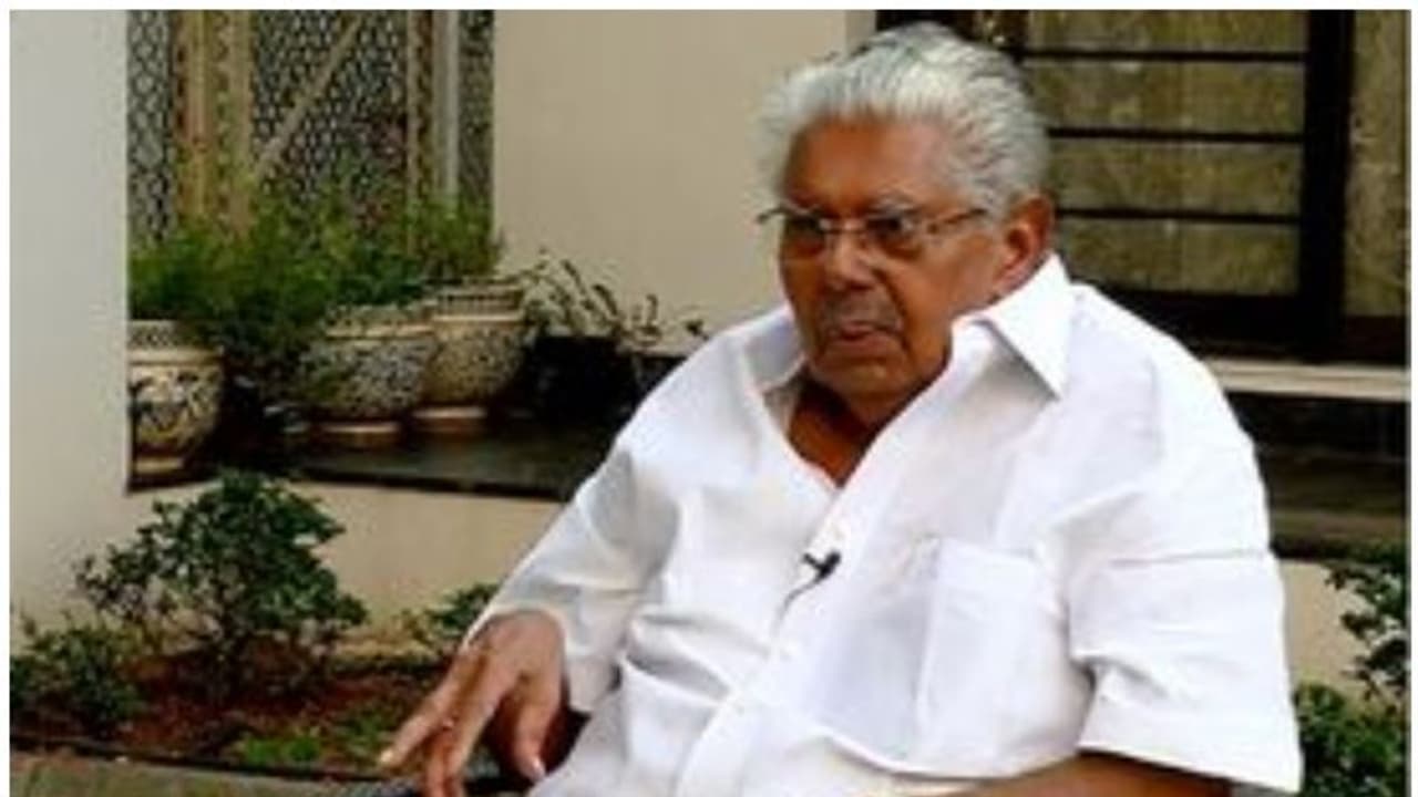 'മുല്ലപ്പള്ളിയുടെ പരിചയക്കുറവ് കോൺഗ്രസിന് ദോഷം'; ഉമ്മന്‍ചാണ്ടിയുടെ നേതൃത്വം അനിവാര്യമെന്ന് വയലാര്‍ രവി