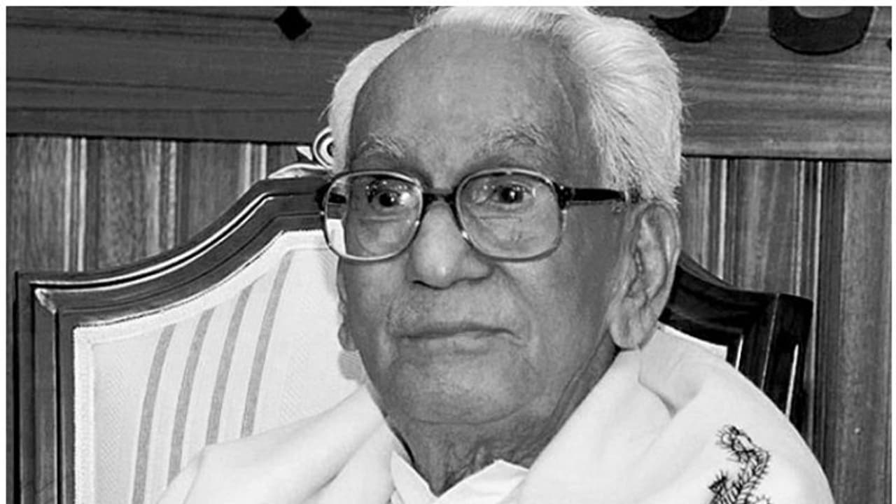 30 ദിവസം കൊണ്ട് തെറിച്ച കസേര! സാക്ഷാല്‍ കരുണാകരന് അടിതെറ്റിയ കഥ