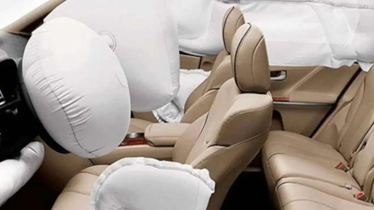 ഇതാ ആറ് എയർബാഗുകളുള്ള താങ്ങാവുന്ന വിലയുള്ള അഞ്ച് ഹാച്ച്ബാക്കുകൾ