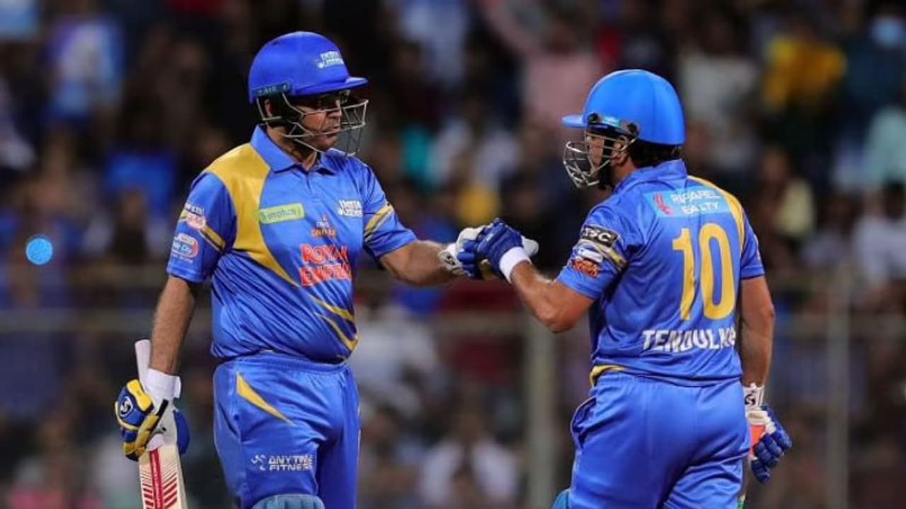 వీరేంద్ర సెహ్వాగ్ అదే వీరబాదుడు.... ఇండియా లెజెండ్స్ ఘన విజయం... వీరేంద్ర సెహ్వాగ్ అదే వీరబాదుడు.... ఇండియా లెజెండ్స్ ఘన విజయం...