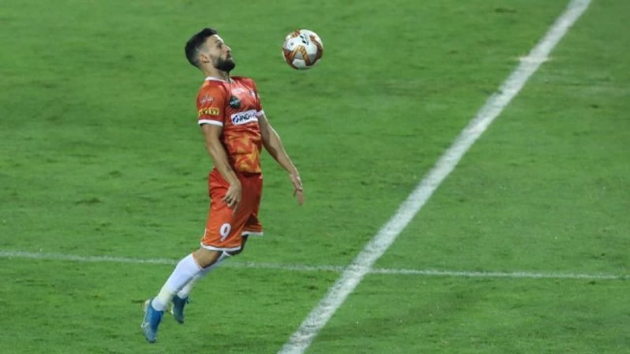 മുംബൈയെ പിടിച്ചു കെട്ടിയ ഗോവന് വമ്പ്; ജോര്ജെ ഓര്ട്ടിസ് മെന്ഡോസ കളിയിലെ താരം മുംബൈയെ പിടിച്ചു കെട്ടിയ ഗോവന് വമ്പ്; ജോര്ജെ ഓര്ട്ടിസ് മെന്ഡോസ കളിയിലെ താരം