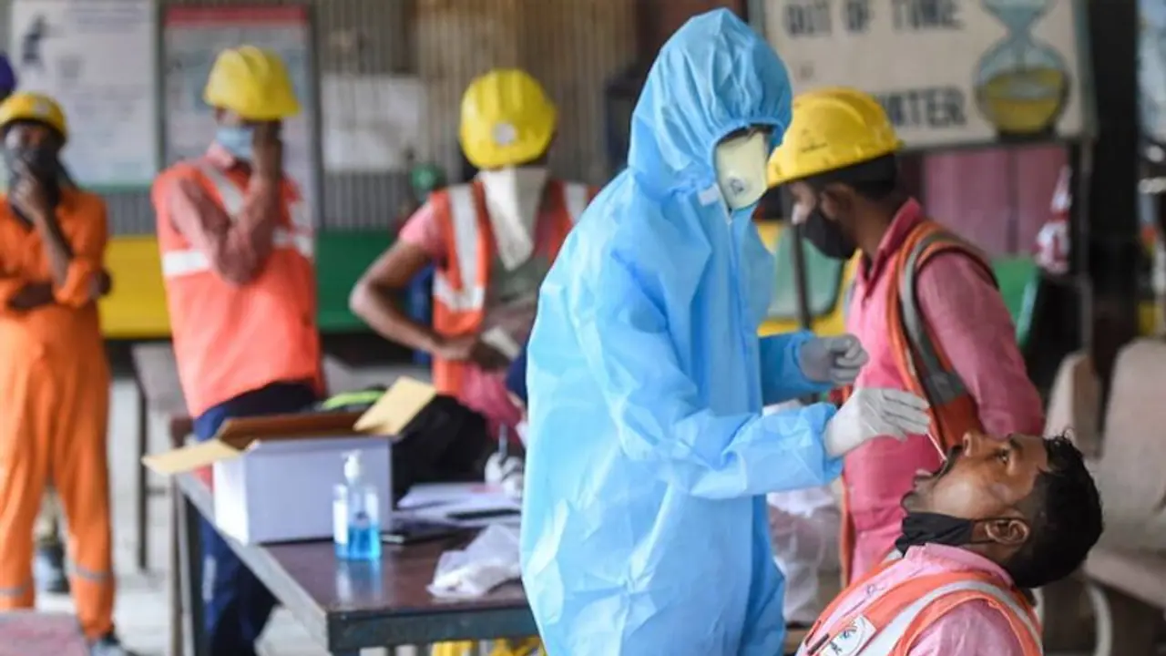 Covid In Karnataka: ರಾಜ್ಯದ 16 ಜಿಲ್ಲೆಗಳಲ್ಲಿ ಕೋವಿಡ್ ಏರಿಕೆ: ಶಿವಮೊಗ್ಗ, ಕೊಪ್ಪಳದಲ್ಲಿ 400% ಹೆಚ್ಚಳ! Covid In Karnataka: ರಾಜ್ಯದ 16 ಜಿಲ್ಲೆಗಳಲ್ಲಿ ಕೋವಿಡ್ ಏರಿಕೆ: ಶಿವಮೊಗ್ಗ, ಕೊಪ್ಪಳದಲ್ಲಿ 400% ಹೆಚ್ಚಳ!