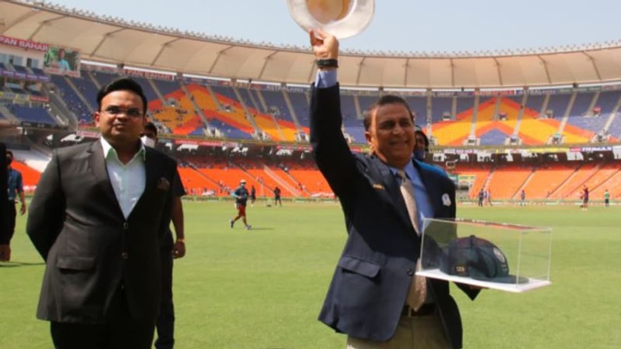 টেস্ট অভিষেকের ৫০ বছরে বিসিসিআইয়ের সংবর্ধনা, আবেগপ্রবণ সানি, শুভেচ্ছা জানালেন সচিনও টেস্ট অভিষেকের ৫০ বছরে বিসিসিআইয়ের সংবর্ধনা, আবেগপ্রবণ সানি, শুভেচ্ছা জানালেন সচিনও