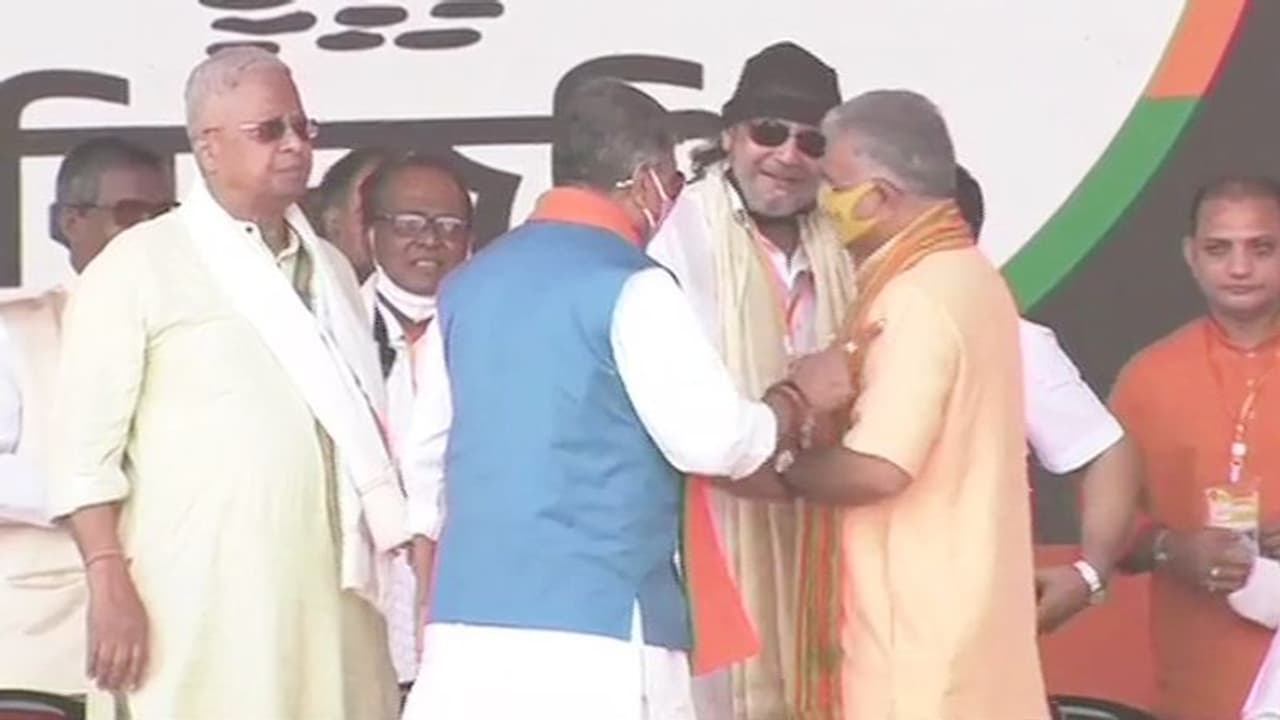 பாஜகவில் இணைந்த முன்னணி நடிகர்! பாஜகவில் இணைந்த முன்னணி நடிகர்!