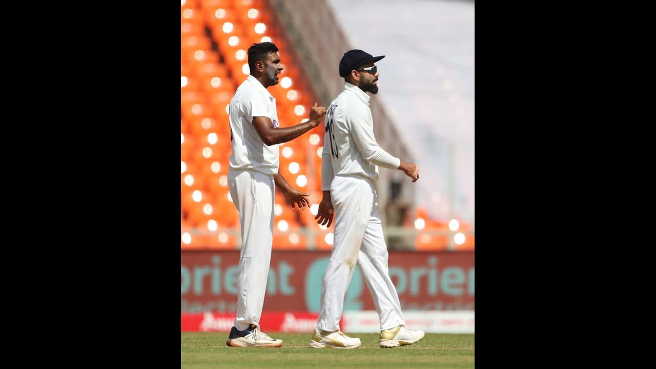 IND vs NZ: भारतीय सरजमीं पर अश्विन ने बनाया ने शानदार रिकॉर्ड, अब बस कुंबले से पीछे, देखें Record List IND vs NZ: भारतीय सरजमीं पर अश्विन ने बनाया ने शानदार रिकॉर्ड, अब बस कुंबले से पीछे, देखें Record List