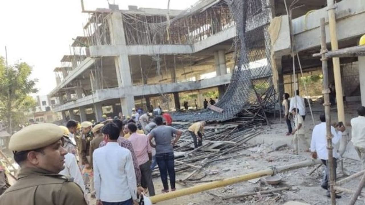 राजस्थान में निर्माणाधीन फैक्ट्री की छत गिरी, अब तक 3 मजदूरों के शव निकले बाहर राजस्थान में निर्माणाधीन फैक्ट्री की छत गिरी, अब तक 3 मजदूरों के शव निकले बाहर