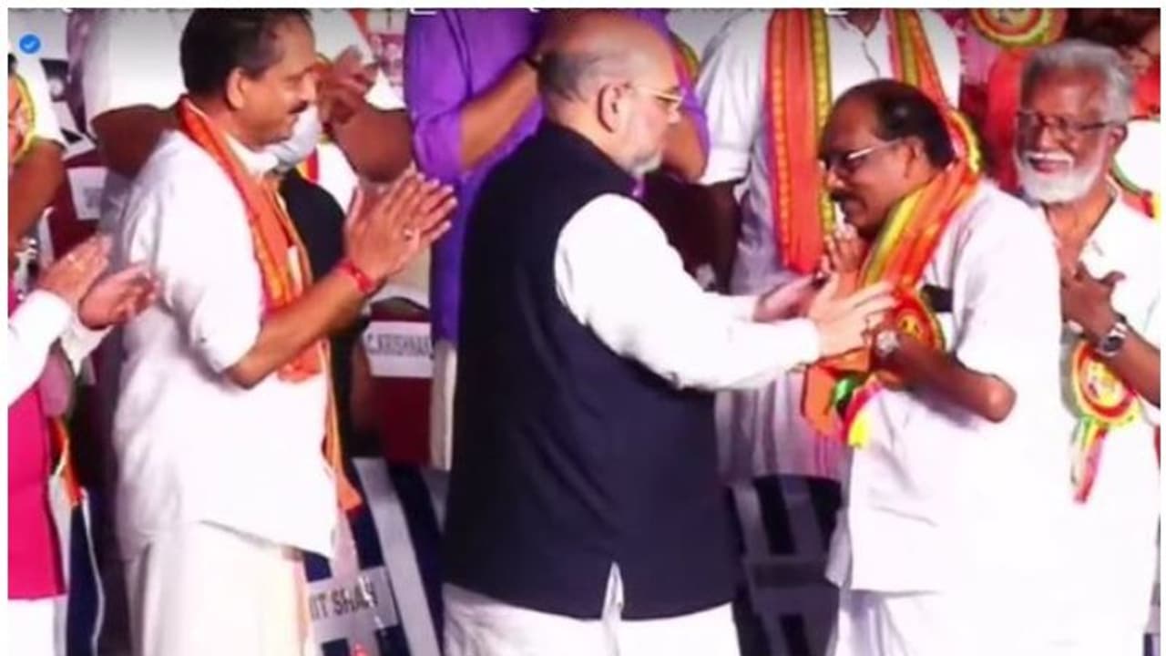 പന്തളം സുധാകരന്റെ സഹോദരൻ കെ പ്രതാപൻ ബിജെപിയിൽ, അടൂരിലേക്ക് യുഡിഎഫ് പരിഗണിച്ച നേതാവ് പന്തളം സുധാകരന്റെ സഹോദരൻ കെ പ്രതാപൻ ബിജെപിയിൽ, അടൂരിലേക്ക് യുഡിഎഫ് പരിഗണിച്ച നേതാവ്