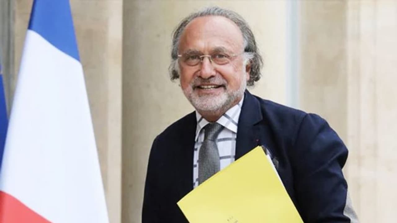 राफेल बनाने वाली कंपनी के मालिक ओलिवियर डसॉल्ट का हेलिकॉप्टर क्रैश, मौत; फ्रांस के राष्ट्रपति ने जताया दुख राफेल बनाने वाली कंपनी के मालिक ओलिवियर डसॉल्ट का हेलिकॉप्टर क्रैश, मौत; फ्रांस के राष्ट्रपति ने जताया दुख