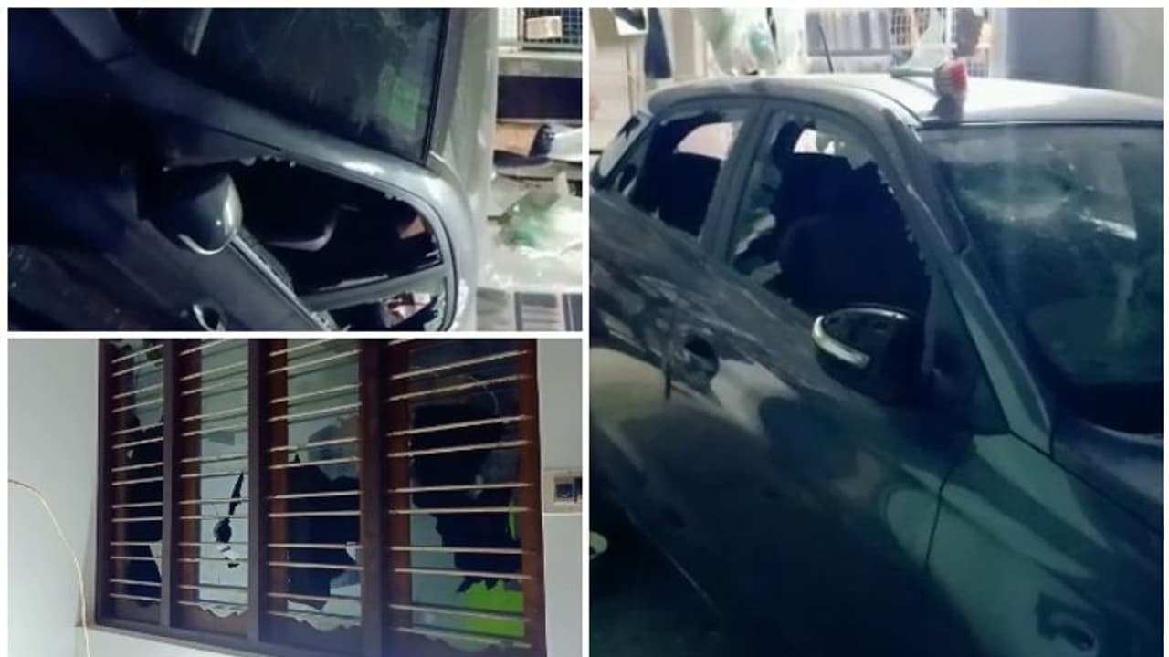 തിരുവനന്തപുരത്ത് ഗുണ്ടാ ആക്രമണം, വീട്ടമ്മയുടെ കഴുത്തിൽ വാൾ വെച്ച് ഗുണ്ടാസംഘം സ്വർണ്ണം കവർന്നു തിരുവനന്തപുരത്ത് ഗുണ്ടാ ആക്രമണം, വീട്ടമ്മയുടെ കഴുത്തിൽ വാൾ വെച്ച് ഗുണ്ടാസംഘം സ്വർണ്ണം കവർന്നു