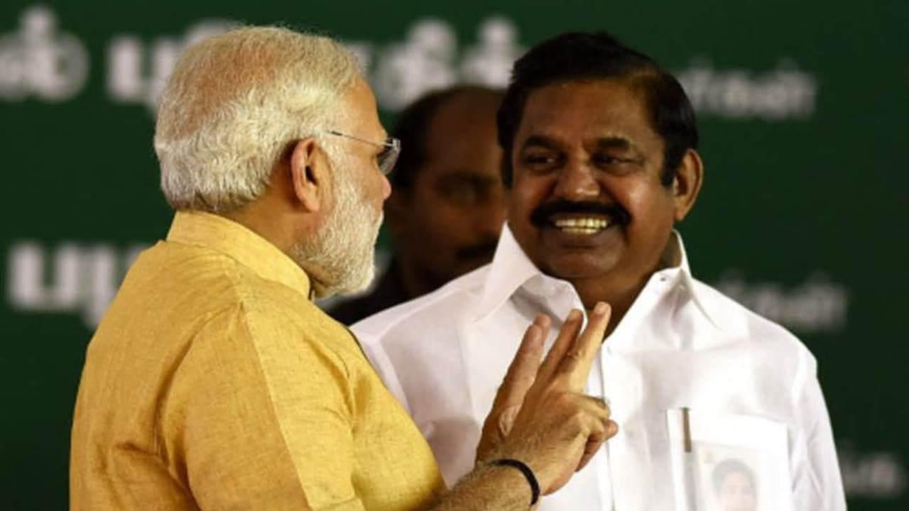 பாஜகவுடன் இருந்திருந்தால் பாதி இடங்களுக்குமேல் வென்றிருக்கலாம்.? தலையில் அடித்துக் கொள்ளும் தீப்பொறி முருகேசன் பாஜகவுடன் இருந்திருந்தால் பாதி இடங்களுக்குமேல் வென்றிருக்கலாம்.? தலையில் அடித்துக் கொள்ளும் தீப்பொறி முருகேசன்